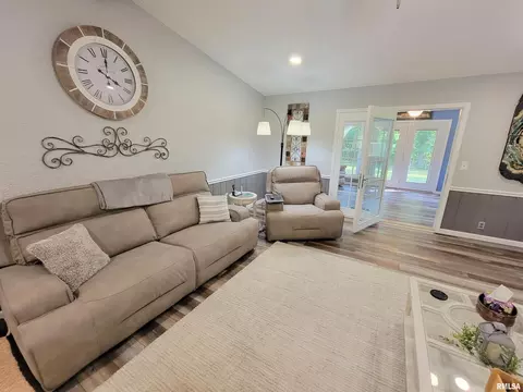 96 Forest Dr, Flora, IL 62839 photo 35