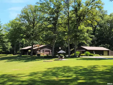 96 Forest Dr, Flora, IL 62839 photo 10