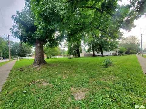 502 S Aikman St, Marion, IL 62959