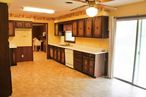 209 E 3rd St, Brookport, IL 62910 photo 11