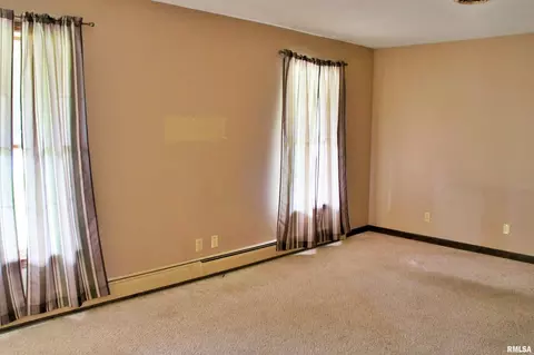 209 E 3rd St, Brookport, IL 62910 photo 14