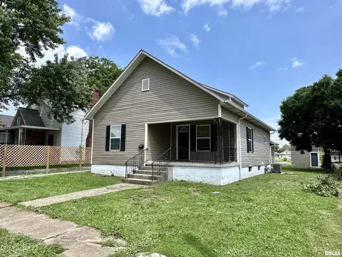 206 N Gardner St, West Frankfort, IL 62896