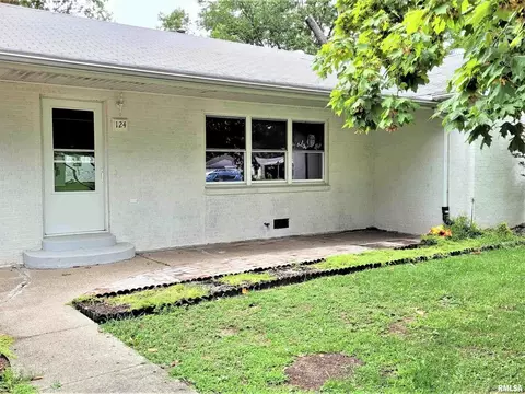 124 4th St, Xenia, IL 62899