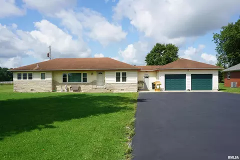 2701 S Broadway Ave, Salem, IL 62881