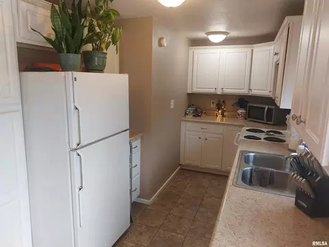 10 E Crownview, Mount Vernon, IL 62864 photo 4