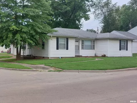 2700 Mannen St, Mount Vernon, IL 62864