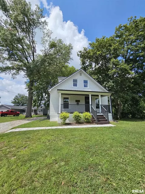 1041 S Kaskaskia St, Nashville, IL 62263