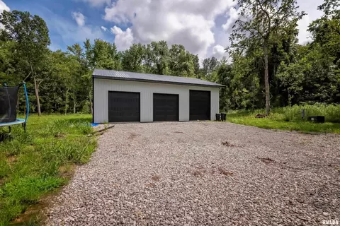 1234 Weaver Rd, Herrin, IL 62948 photo 2