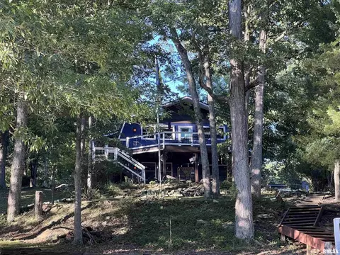 30 Bay Ridge Dr, Goreville, IL 62939