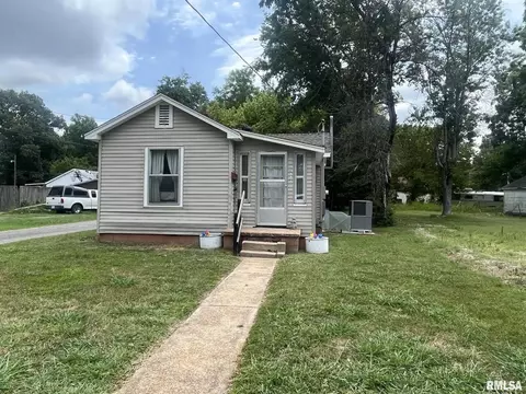 1804 Ferry St, Metropolis, IL 62960