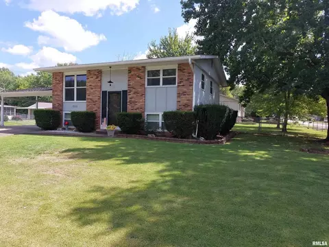 300 Liebengood Rd, Mount Vernon, IL 62864