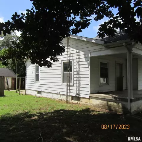 801 Madison St, Eldorado, IL 62930 photo 2