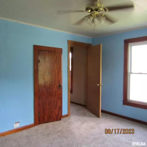 801 Madison St, Eldorado, IL 62930 photo 11