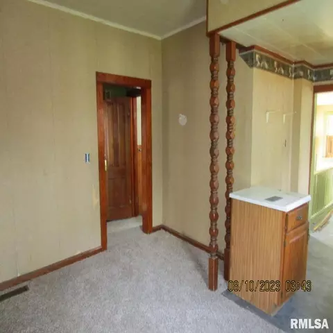 801 Madison St, Eldorado, IL 62930 photo 8