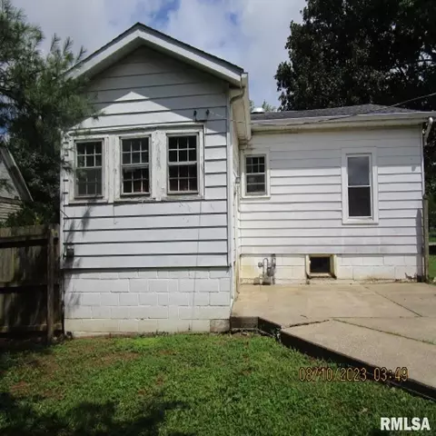 801 Madison St, Eldorado, IL 62930 photo 6