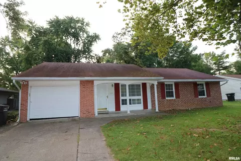 215 S Canterbury Dr, Carbondale, IL 62901