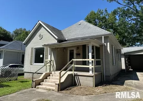 105 S Shaw St, Harrisburg, IL 62946