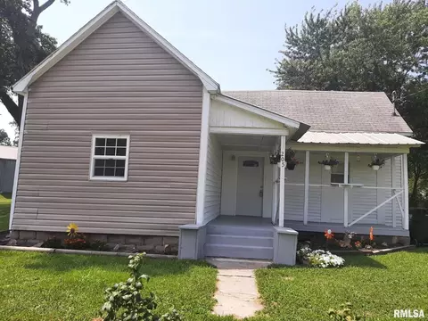 205 S Church St, Christopher, IL 62822