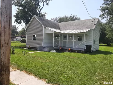 205 S Church St, Christopher, IL 62822 photo 2