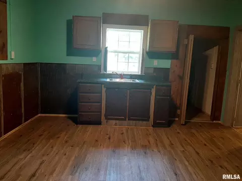205 S Church St, Christopher, IL 62822 photo 6