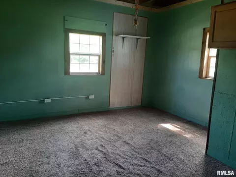 205 S Church St, Christopher, IL 62822 photo 11