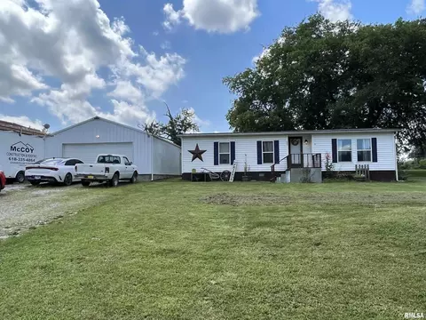 206 N 1st St, Dahlgren, IL 62828