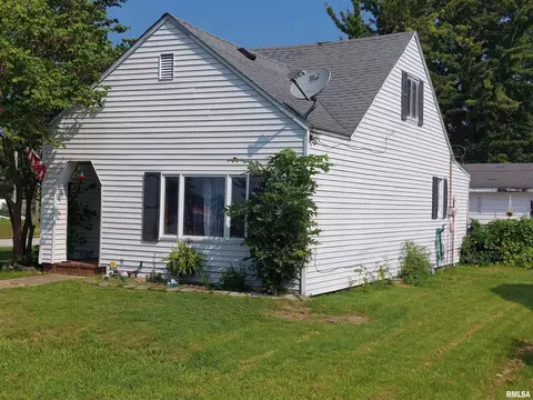 600 Green St, Woodlawn, IL 62898