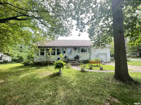 1219 W Hill Ave, Carbondale, IL 62901