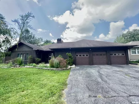 620 S Carbon St, Marion, IL 62959