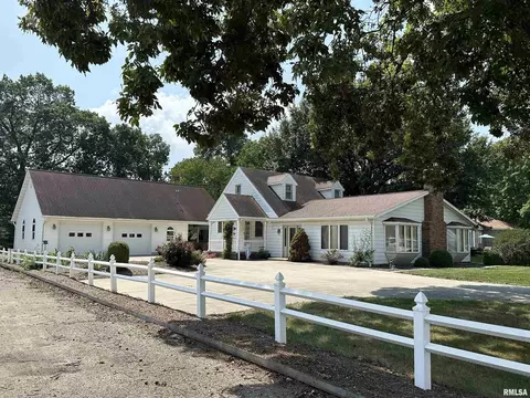 1419 E Fayette Ave, Teutopolis, IL 62467