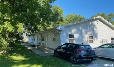 800 Dorris Heights Rd, Harrisburg, IL 62946