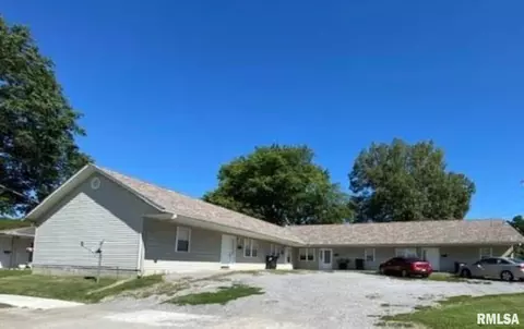329 S Main St, Harrisburg, IL 62946