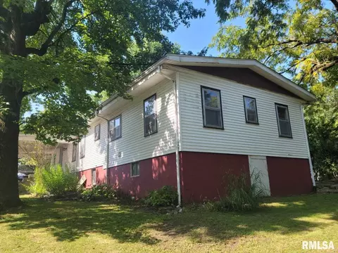 111 Douglas St, Anna, IL 62906 photo 3