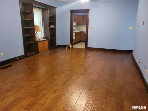 111 Douglas St, Anna, IL 62906 photo 6