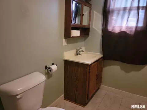 111 Douglas St, Anna, IL 62906 photo 15