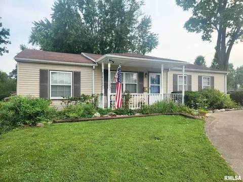 3221 Wildrose Dr, Mount Vernon, IL 62864