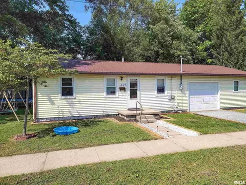 309 E Washington St, Flora, IL 62839 photo 2