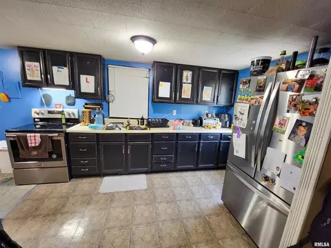 309 E Washington St, Flora, IL 62839 photo 16