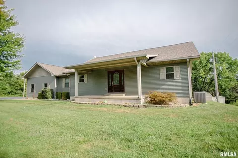 676 Skyline Dr, Cobden, IL 62920