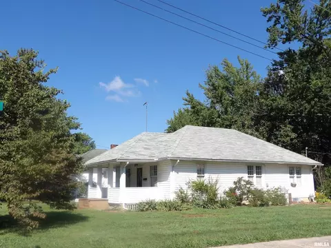 201 W Reed St, Benton, IL 62812