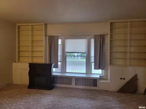 627 E Broadway Ave, Centralia, IL 62801 photo 13
