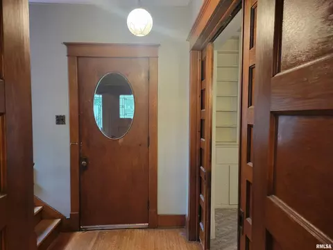 627 E Broadway Ave, Centralia, IL 62801 photo 10