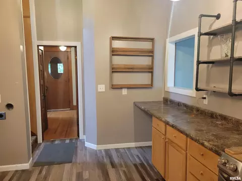 627 E Broadway Ave, Centralia, IL 62801 photo 9