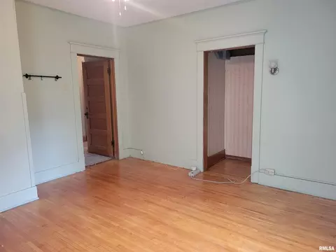 627 E Broadway Ave, Centralia, IL 62801 photo 24