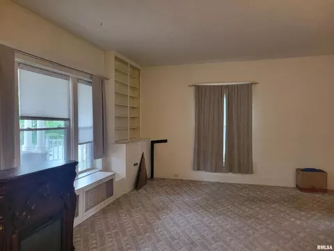 627 E Broadway Ave, Centralia, IL 62801 photo 11