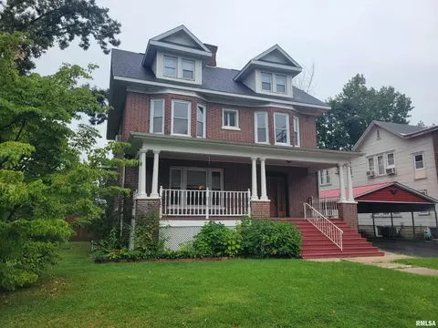 627 E Broadway Ave, Centralia, IL 62801