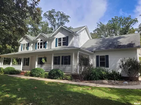 16450 N Drivers Ln, Woodlawn, IL 62898