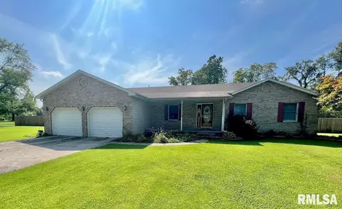 2803 Country Acres Ct, Salem, IL 62881