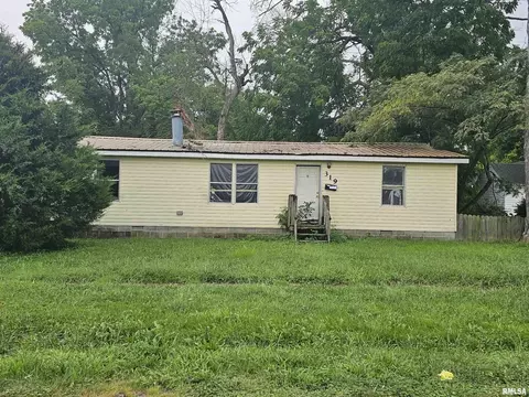 319 W Kerr St, Centralia, IL 62801