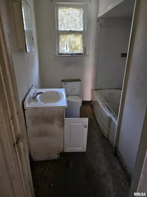 1003 E Noleman St, Centralia, IL 62801 photo 7